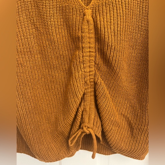 Center-Ruched V-Neck Sweater - Picture 3 of 5